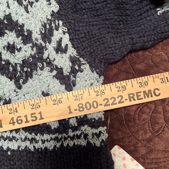 NWT Free People Loose Warm Fuzzy Sweater, Size Small, Runs Big - Picture 10 of 11